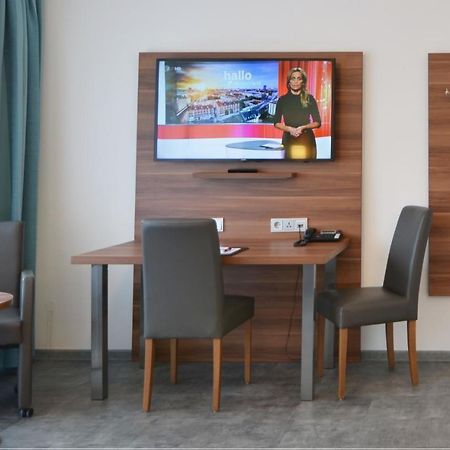 Neu Heidelberg - Guesthouse & Apartments Bagian luar foto