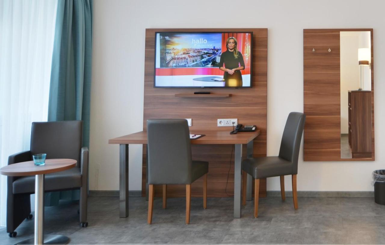 Neu Heidelberg - Guesthouse & Apartments Bagian luar foto