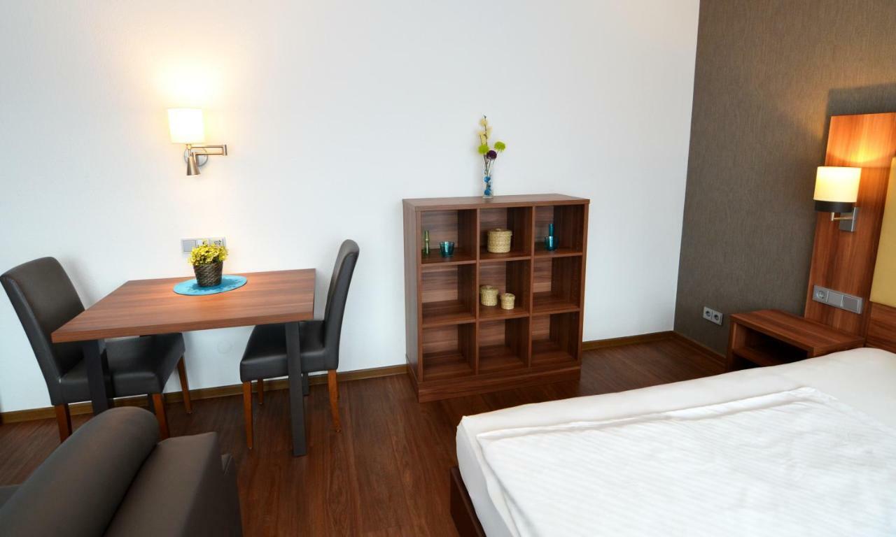 Neu Heidelberg - Guesthouse & Apartments Bagian luar foto